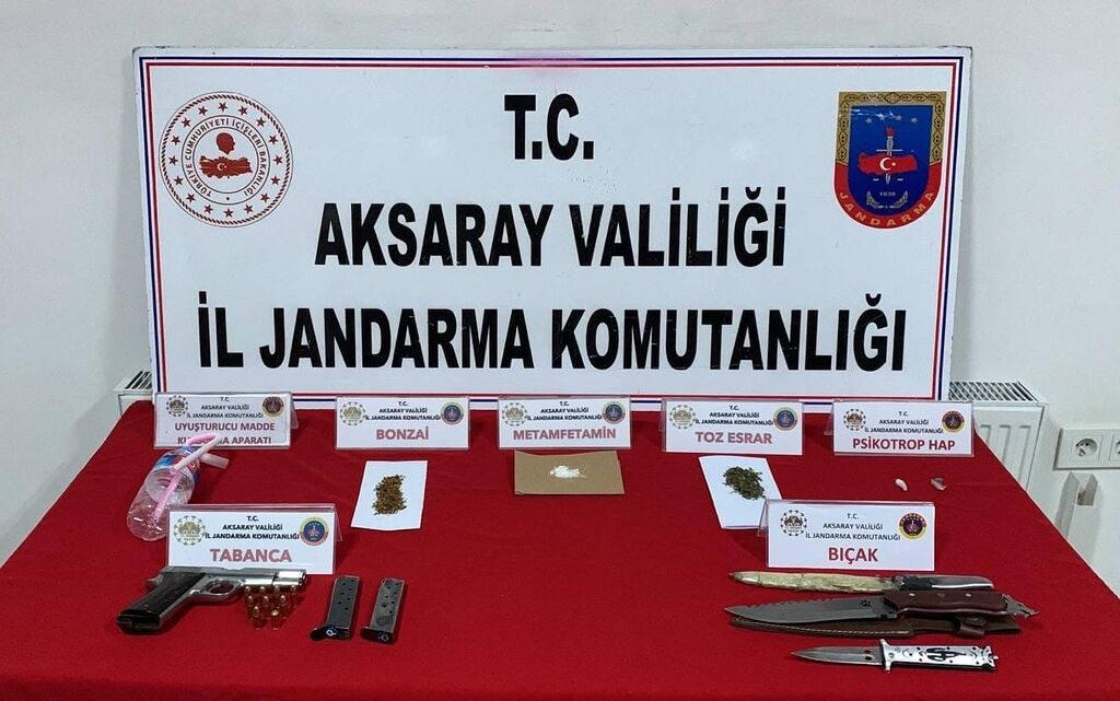 AKSARAY’DA UYUŞTURUCU TACİRİNİN İKAMETİNE