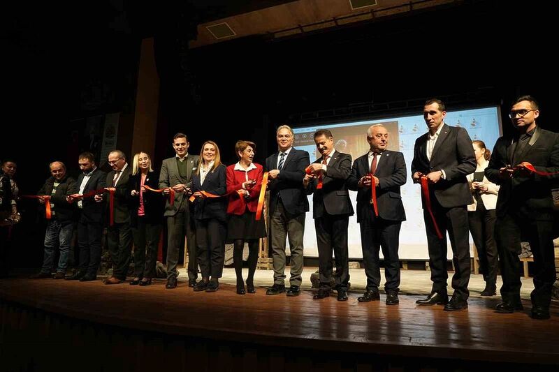 Ata Sahne Sanat Merkezi, ‘Dünya Tiyatrolar Günü’nde kapılarını açtı