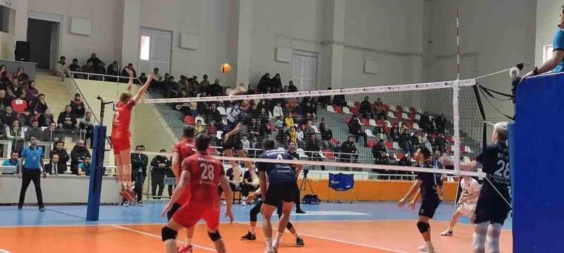 AXA Sigorta Efeler Ligi: TÜRŞAD: 2 – Arkas Spor: 3