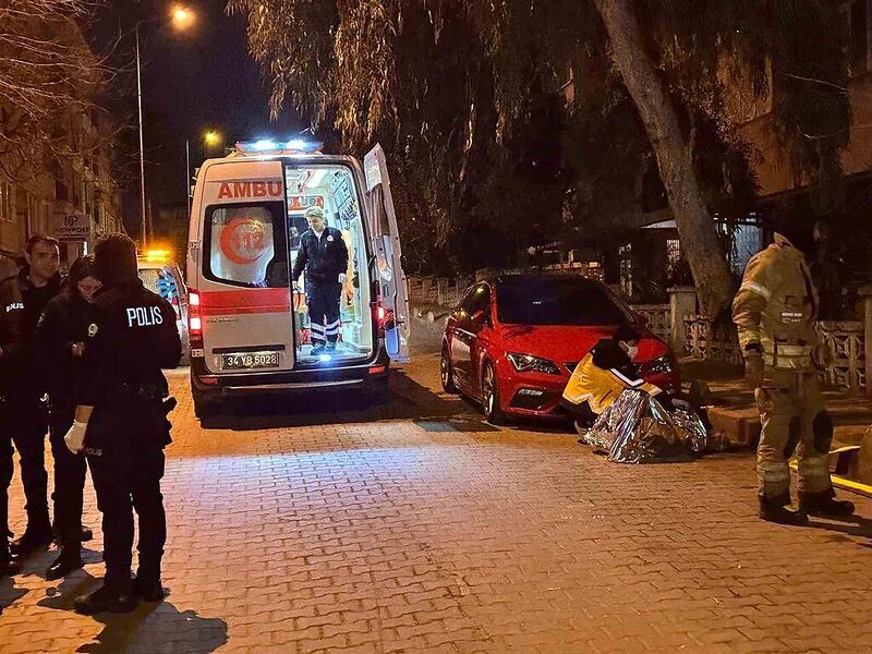 Bahçelievler’de korkutan yangın: Dumandan etkilenen 2 kişi hastaneye kaldırıldı