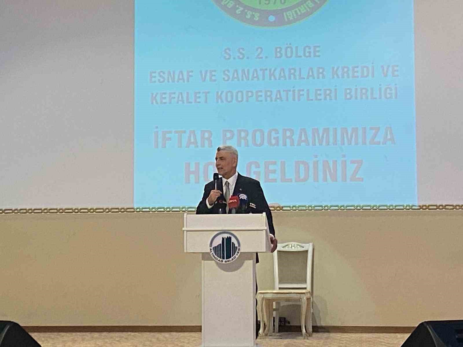 Bakan Bolat iftar programında esnaflarla buluştu