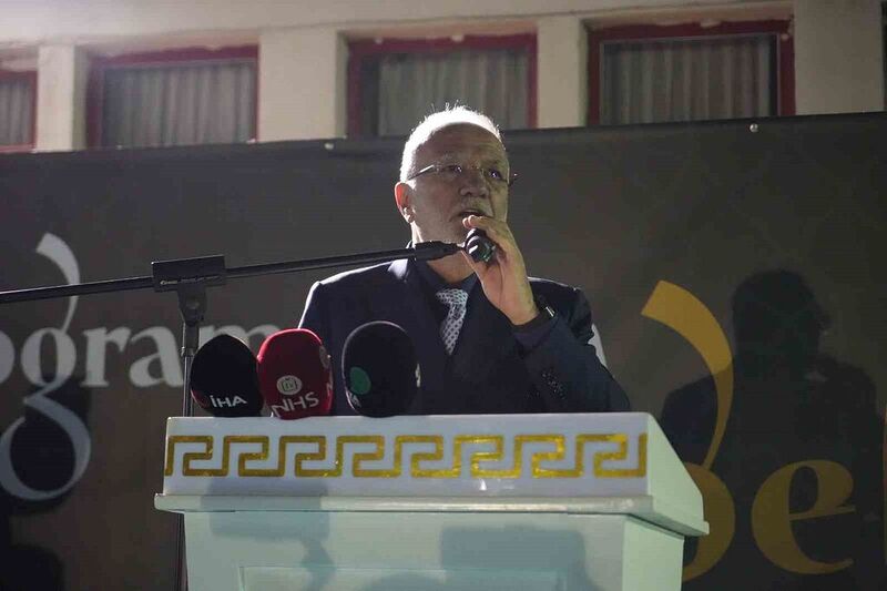 Bakan Işıkhan ve AK Parti’li Elitaş, Niğdelilerle iftarda bir araya geldi