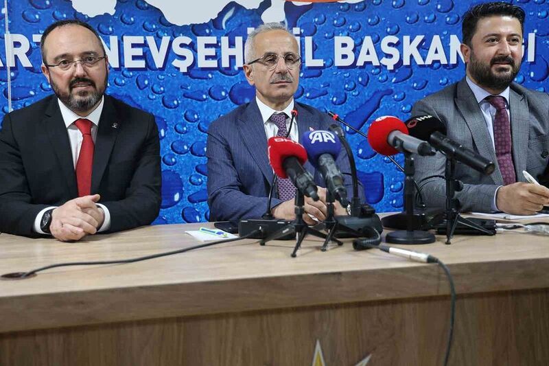 Bakan Uraloğlu: “Nevşehirlilerin dört gözle beklediği Çevreyolu için çalışmalara başlıyoruz”