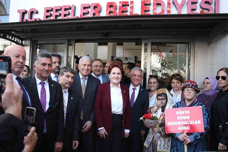 Yİ PARTİ GENEL BAŞKANI MERAL AKŞENER, EFELER BELEDİYESİ'Nİ ZİYARET EDEREK