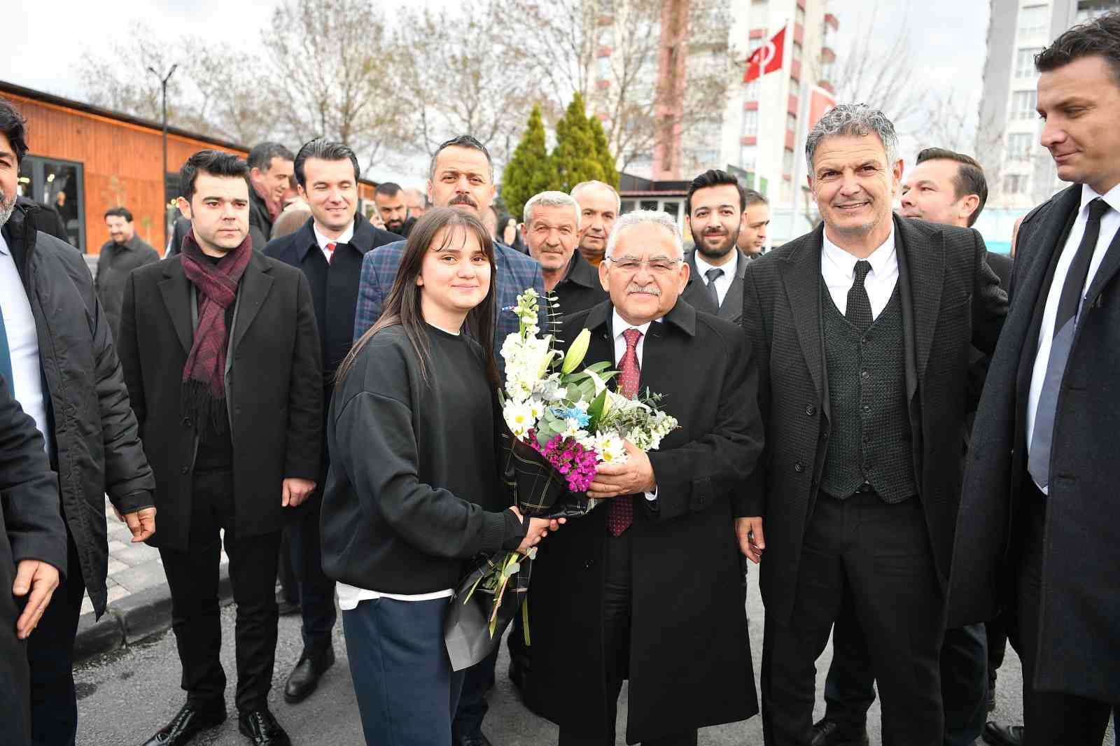 Başkan Büyükkılıç’tan spor şehrine yakışır Kayseri’de amatör spora bir destek daha