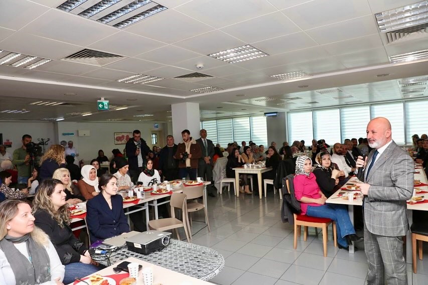 Başkan Çolakbayrakdar, “Kadınlar bir gün değil, her gün kıymetlidir”