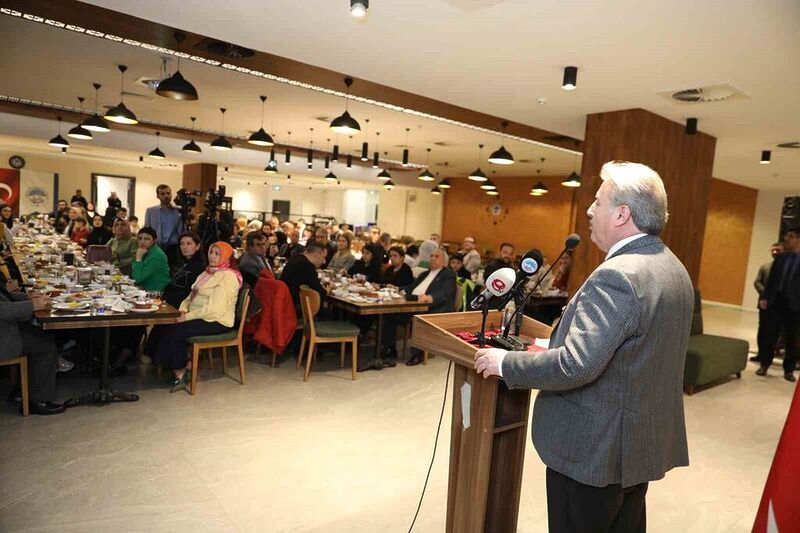 Başkan Palancıoğlu; meclis üyeleri ve aileleriyle iftarda bir araya geldi