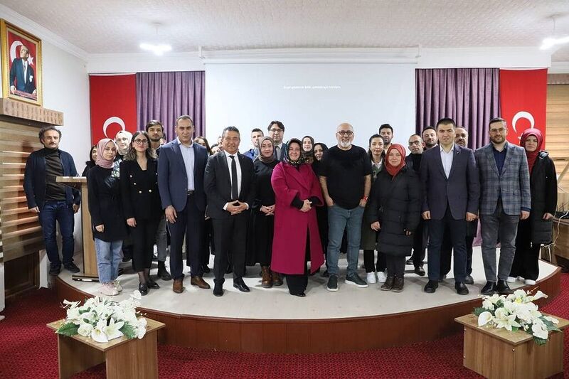 BAYBURT'TA VELİLERE VE ÖĞRETMENLERE