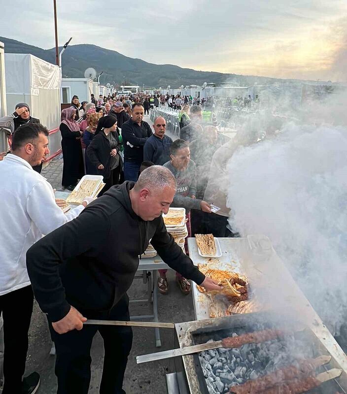 ADANALI KEBAP USTASI OSMANİYE’DE