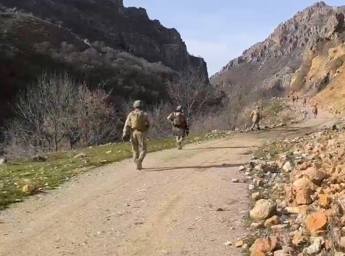 Bitlis’te mühimmat ve yaşam malzemesi ele geçirildi