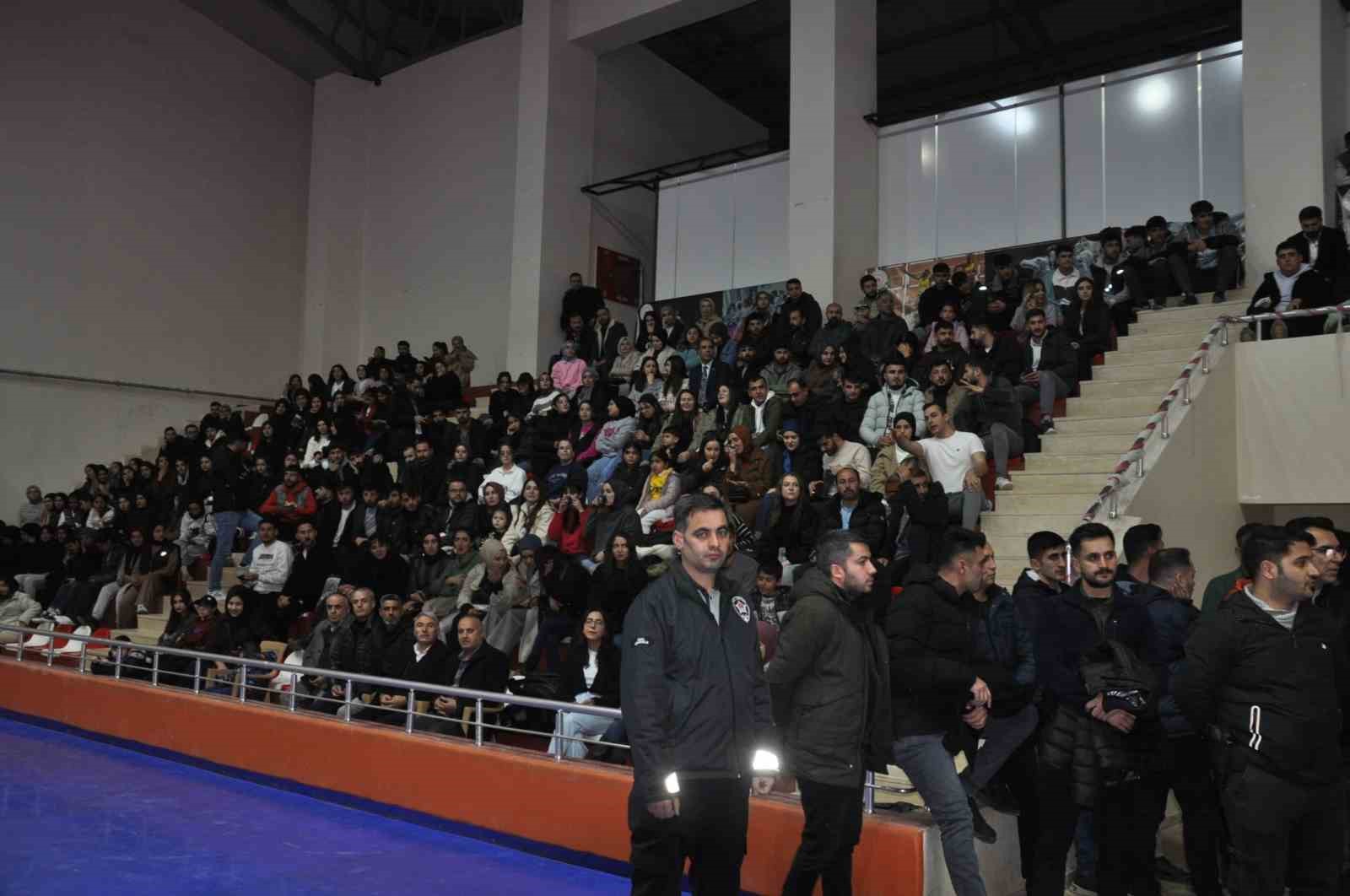 Bulanık’ta ‘Kurumlar Arası Voleybol Turnuvası’ sona erdi