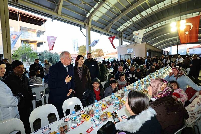 Büyükşehrin iftar bereketi Karşıyaka’ya taşındı