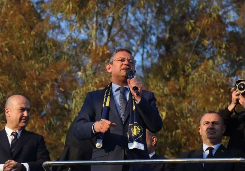 CHP Genel Başkanı Özel: “Partiyi bölen kimseyi kapıdan içeriye sokmam”