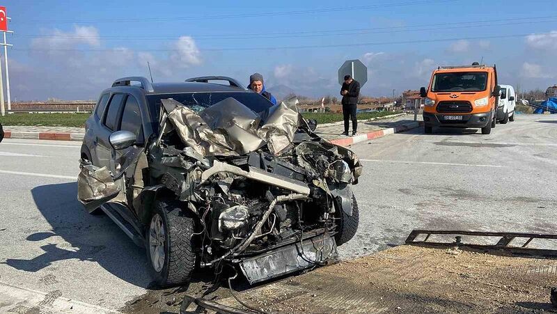 Cip kamyona arkadan çarptı: 1 yaralı