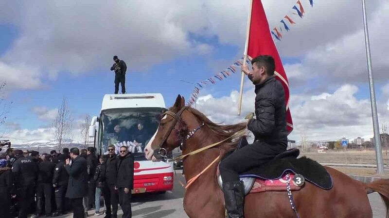 Cumhurbaşkanı Erdoğan’a Erzurum’da yoğun ilgi