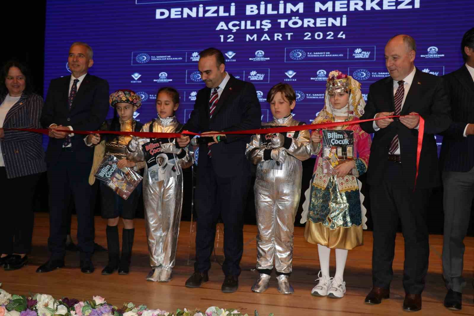 DENİZLİ’DE TÜRKİYE’NİN 11’İNCİ BİLİM MERKEZİ AÇILIŞINA KATILAN SANAYİ VE TEKNOLOJİ