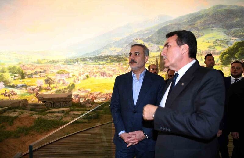 Dışişleri Bakanı Hakan Fidan Panorama 1326’yı gezdi