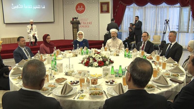 Diyanet, İslam ülkeleri büyükelçilerini iftar sofrasında ağırladı