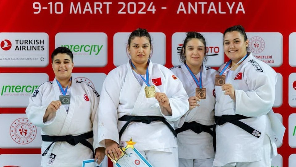 Duygu Dirgen’den bronz madalya