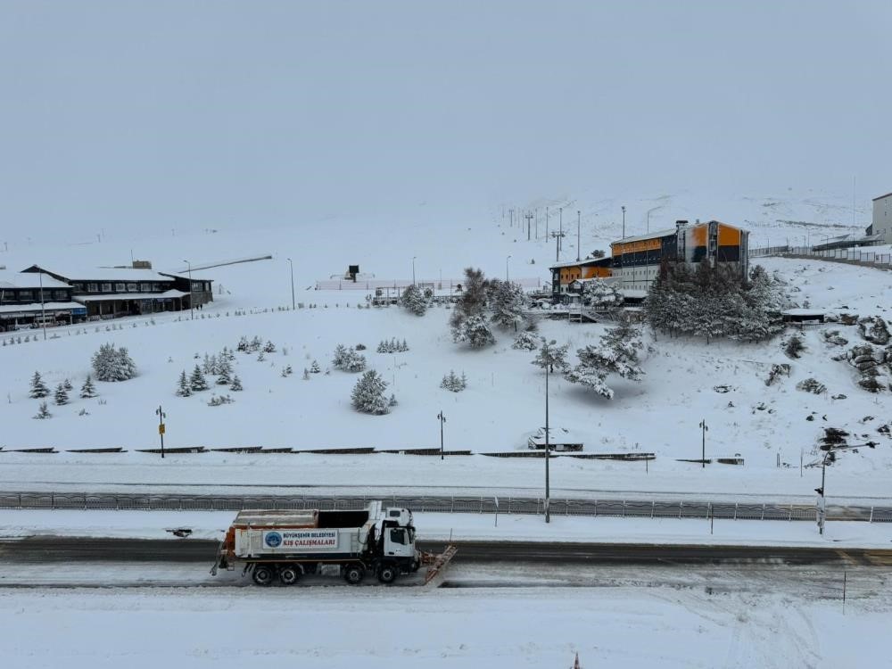 Erciyes’te hem kar hem sis etkili oldu