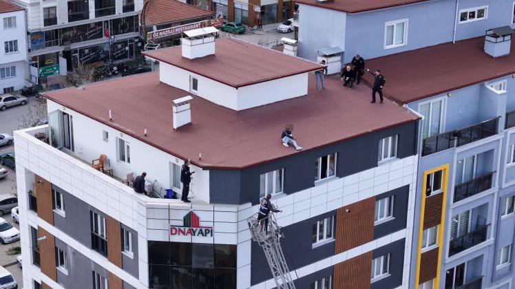 BURDUR’UN GÖLHİSAR İLÇESİ’NDE ÇOCUKLARINI