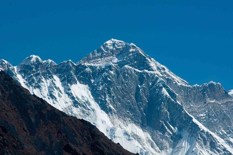 NEPAL, EVEREST DAĞI’NA TIRMANAN