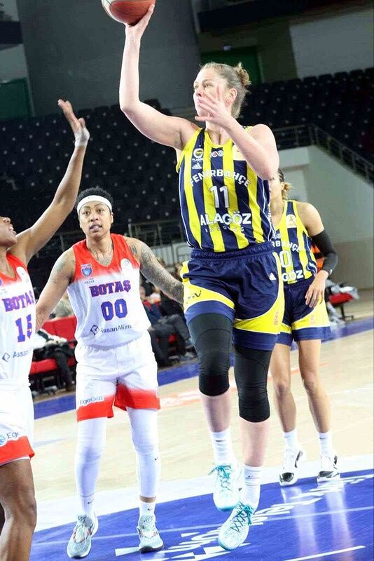 Fenerbahçe, Kadın Basketbol Süper Ligi’nde yarı finalde