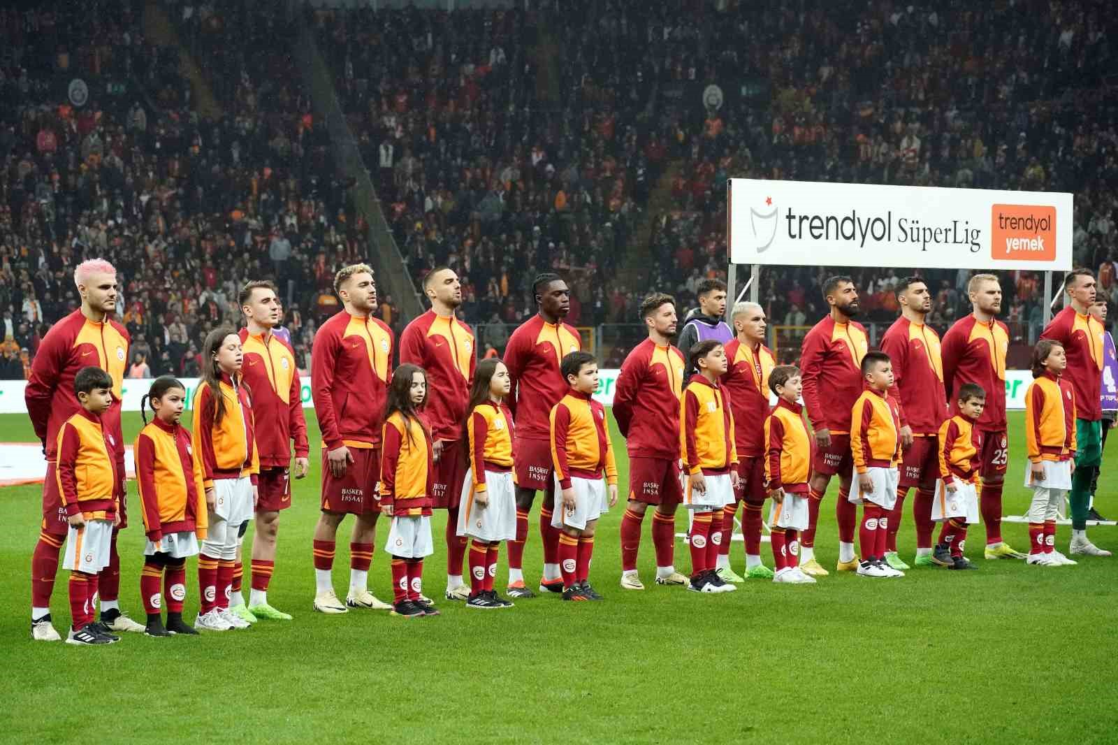 Galatasaray’da tek değişiklik