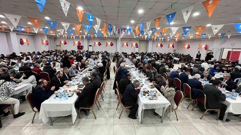 Hacılar iftar sofrasında buluştu