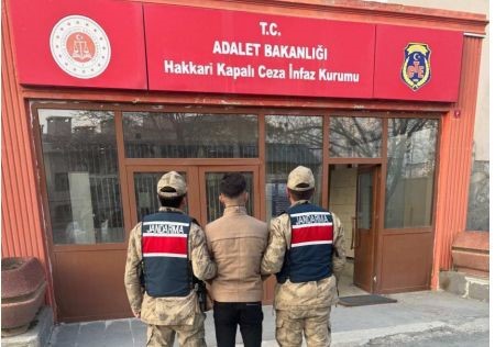 HAKKARİ'DE ÇEŞİTLİ SUÇLARDAN ARANAN