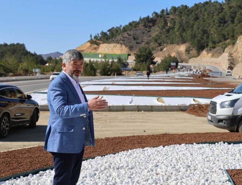 Ilıca girişinde peyzaj çalışmaları başladı