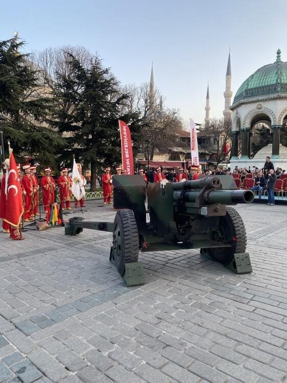 İlk iftar topu Sultanahmet’te patladı