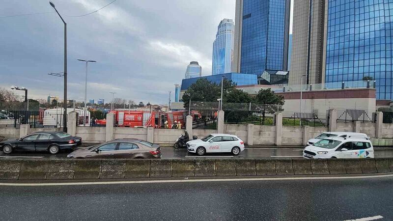 İstanbul’da Sabancı Center’da yangın paniği