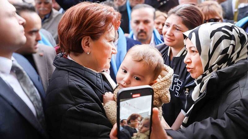 İYİ Parti lideri Akşener, Keçiören esnafını ziyaret etti