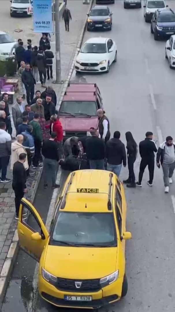 İzmir’de trafikteki laf dalaşında 2 kişiyi silahla yaralayan zanlı tutuklandı