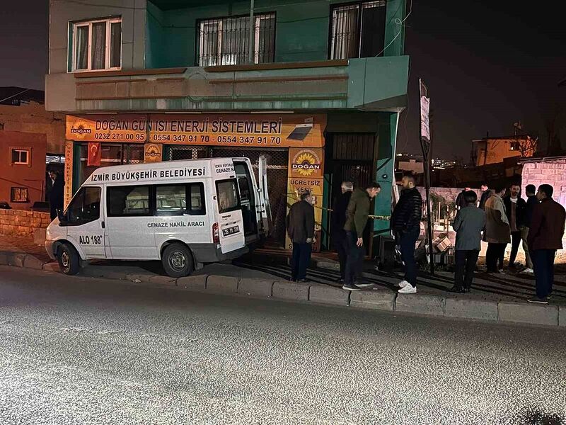 İZMİR’DE YAŞLI ÇİFTİN KAVGASI