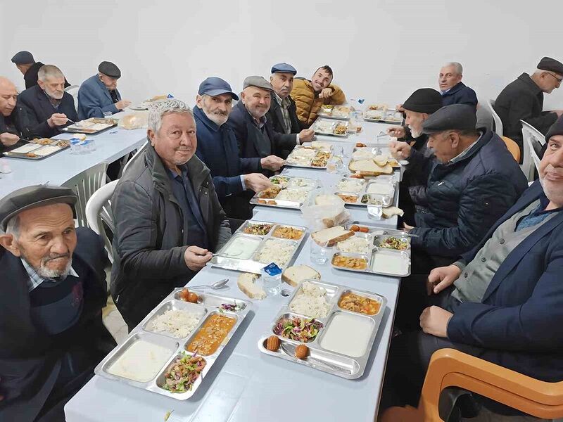 Karaören’de 2005 yılında başlatan toplu iftar geleneği sürüyor