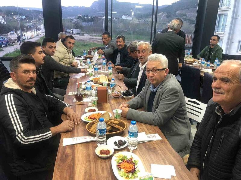 Kaymakam Ünal, muhtarlarla iftarda bir araya geldi