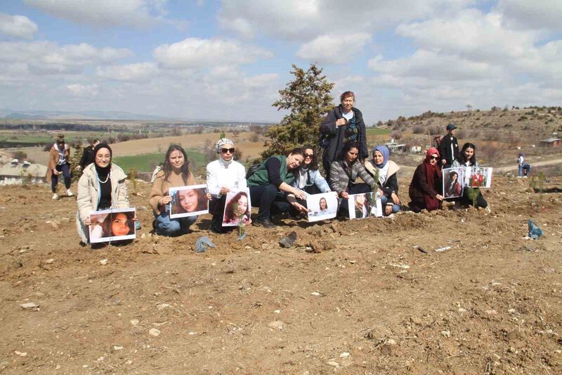 Konya’da cinayete kurban giden kadınlar fidan dikilerek anıldı