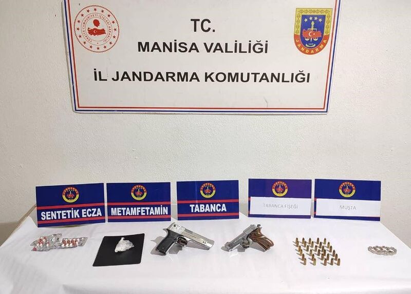 MANİSA'NIN ŞEHZADELER VE YUNUSEMRE İLÇELERİNDE 2 AYRI ADRESTE JANDARMA EKİPLERİ