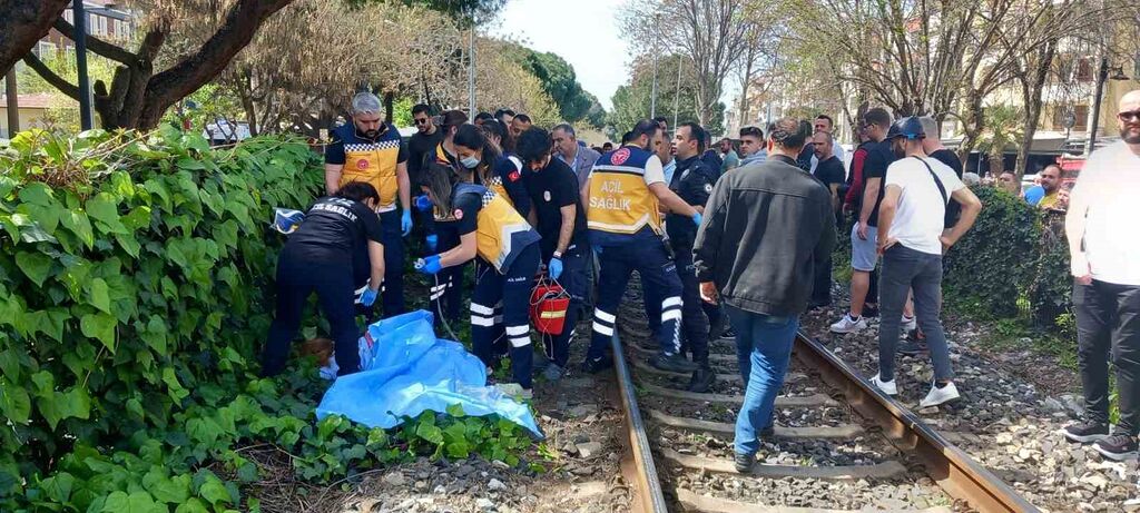 Manisa’da yolcu trenin çarptığı kadın hayatını kaybetti