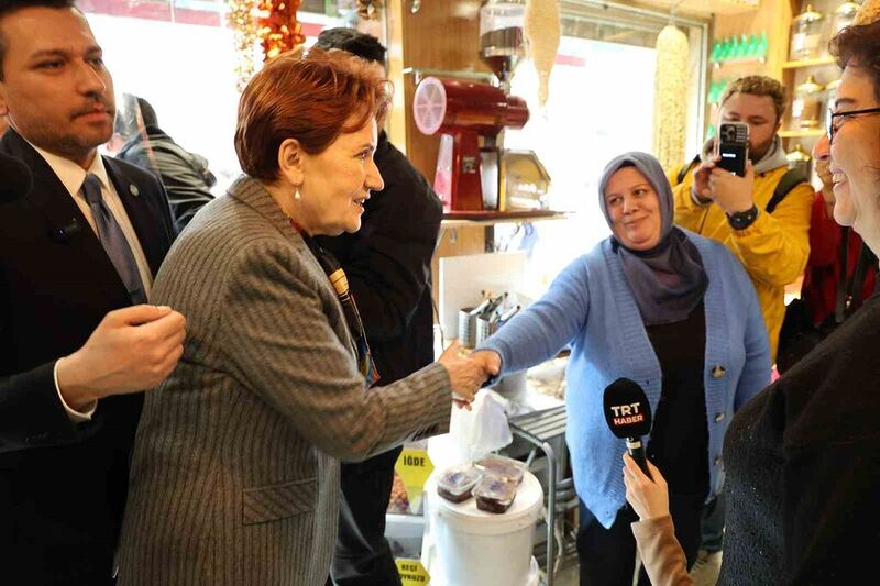 Meral Akşener Eskişehir’de esnaf ziyareti gerçekleştirdi