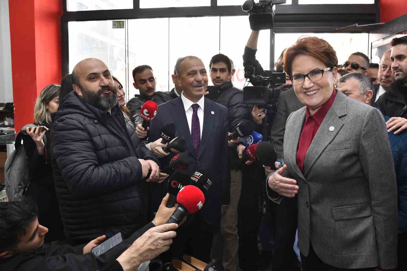 Meral Akşener’den Çubuk ve Pursaklar’da esnaf ziyareti