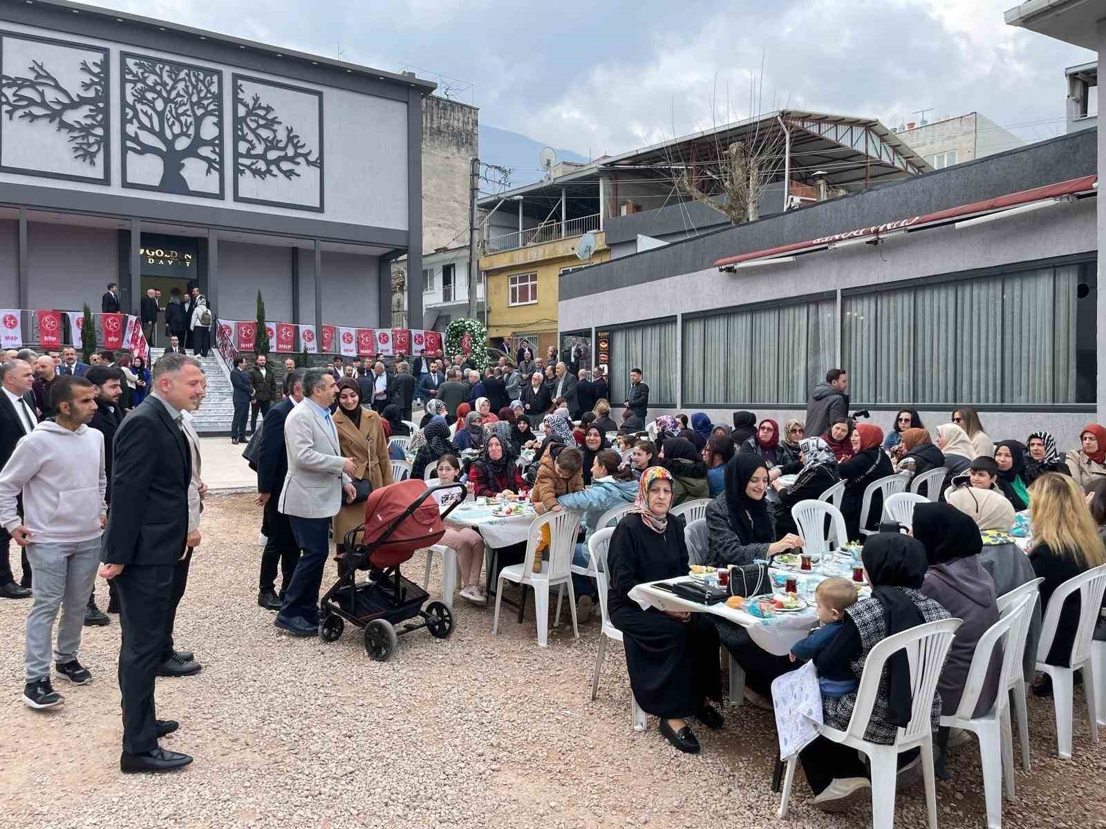 MHP’nin “Yıldırım’ın Gücü Kadınlarımız” buluşmasından salon doldu taştı