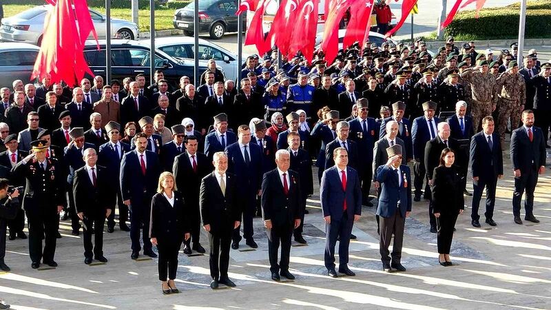 Muğla’da 18 Mart Şehitler Günü çelenk sunma töreni ile başladı