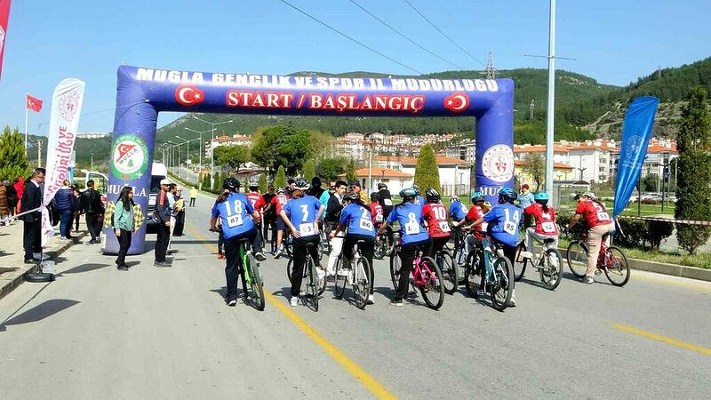 Muğla’da okul sporları bisiklet yarışı düzenlendi