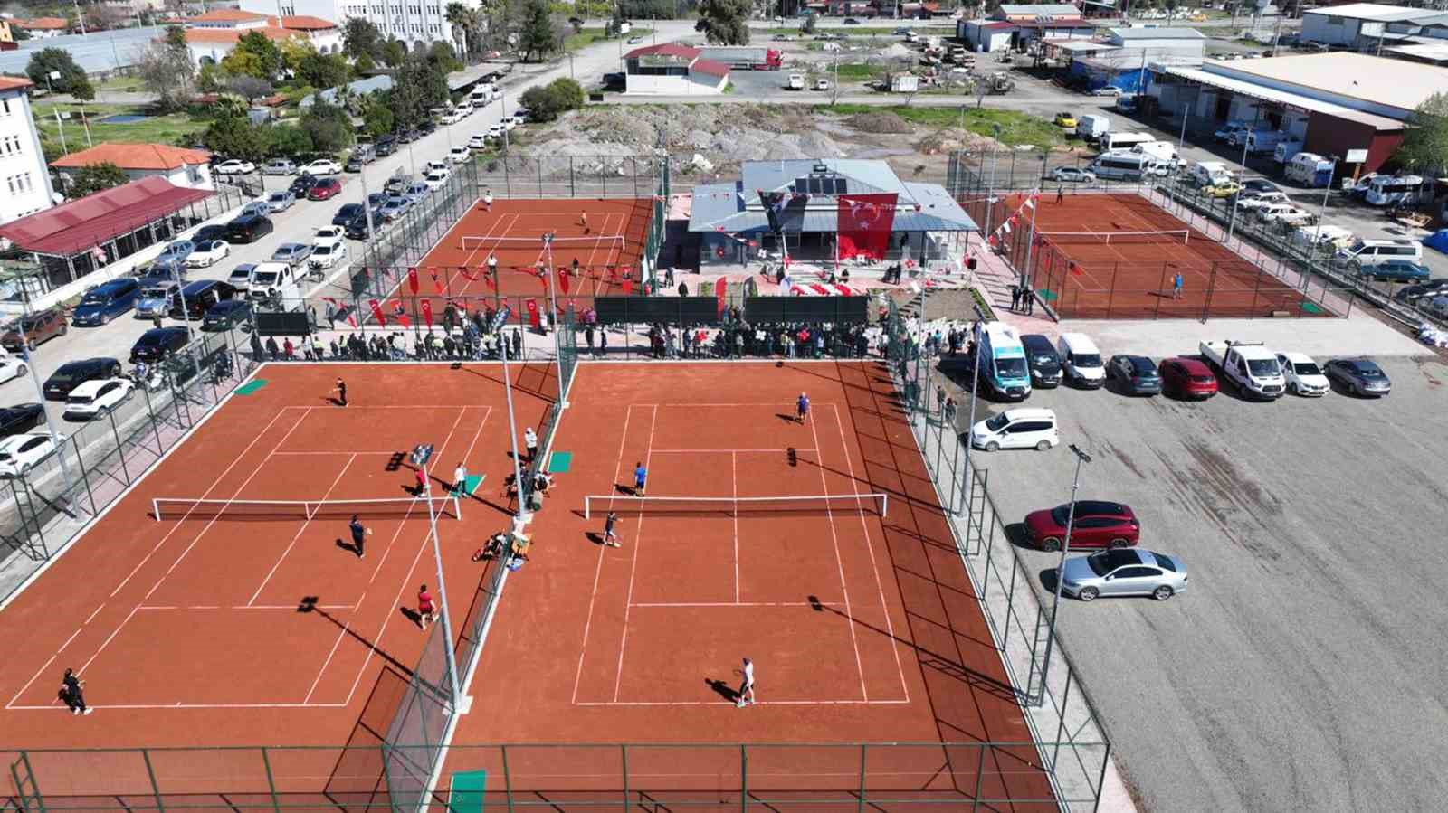 Ortaca’da tenis kortlarının açılışı yapıldı