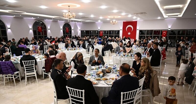 Osmaniye’de şehit aileleri ve gazilere iftar yemeği