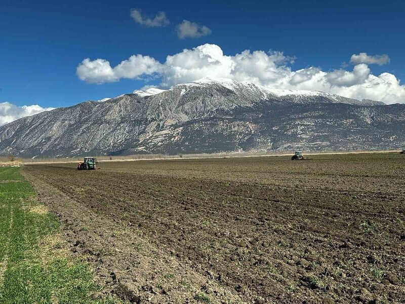 PAÜ Ziraat Fakültesi, Çivril’de kurulan uygulama arazisinde Ar-Ge çalışmalarına başladı