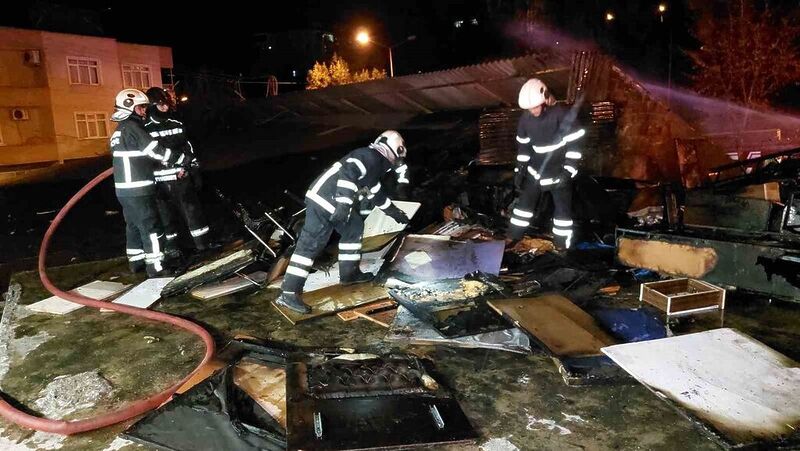 Samsun’da ikinci el eşya deposunda yangın: Zarar 200 bin lira